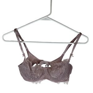 Victoria's Secret Dream Angel Lace Underwire Bra in Lavender